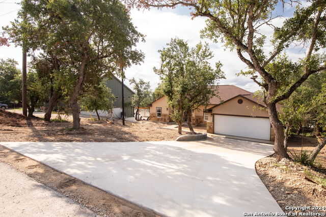 photo 2: 1239 HALLMARK, Canyon Lake TX 78133