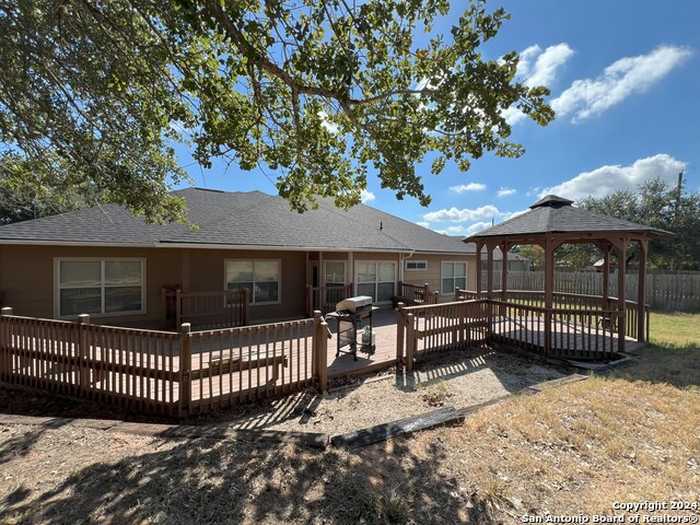 photo 19: 325 Howard Drive, Devine TX 78016