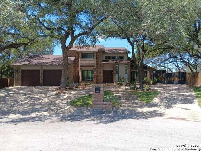 photo 1: 3911 forest island, San Antonio TX 78230