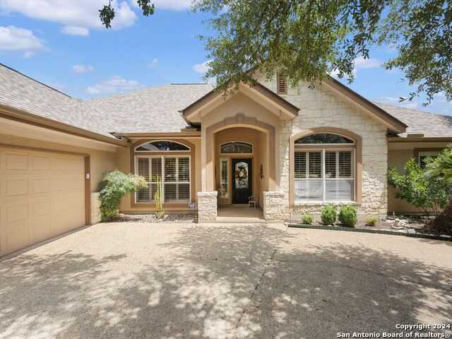 photo 2: 29814 FAIRWAY VISTA DR, Boerne TX 78015