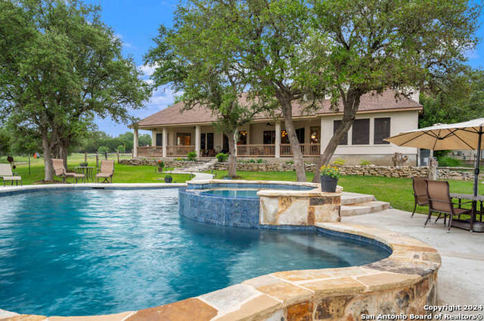 photo 1: 178 CONCHO LN, Boerne TX 78006