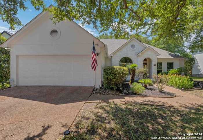 photo 1: 39 INWOOD HEIGHTS DR, San Antonio TX 78248