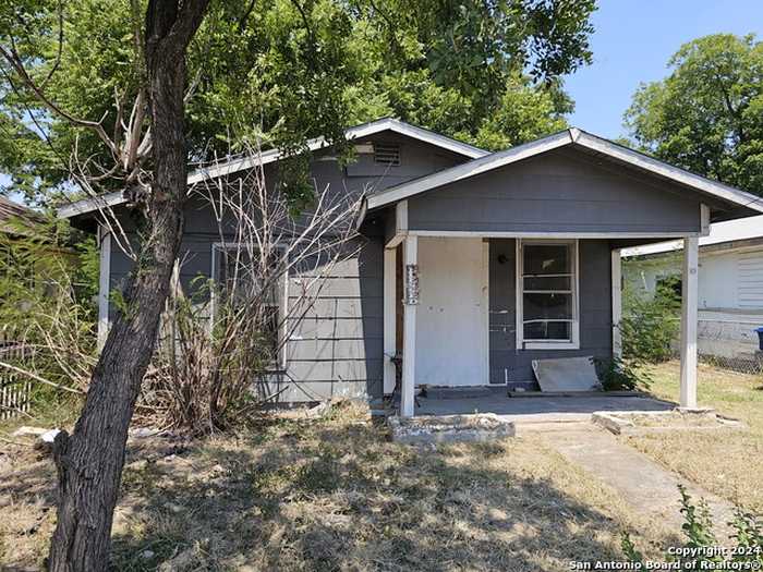 photo 1: 1011 DIVISION AVE, San Antonio TX 78225