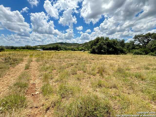 photo 1: 199 Concho Ln, Bandera TX 78003