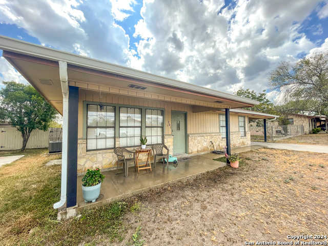 photo 1: 101 Ward Rd, Brackettville TX 78832