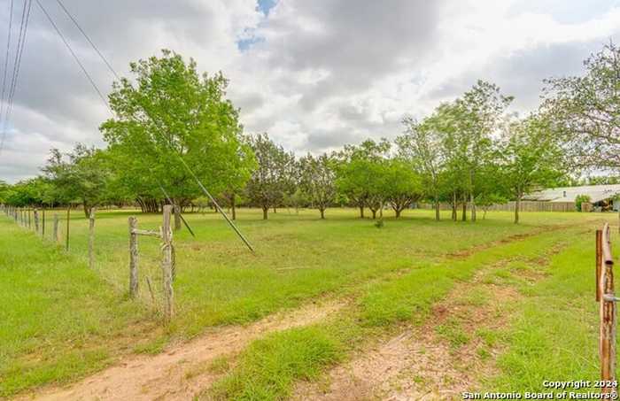 photo 2: 895 english hollow, Bandera TX 78003