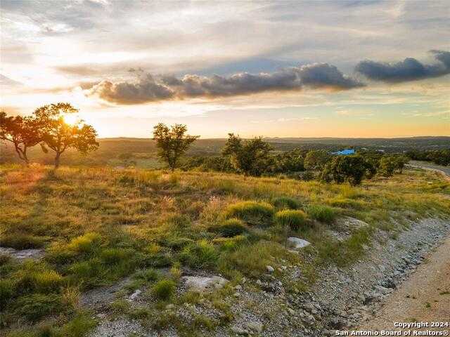 photo 3: 1853 Paradise Parkway, Canyon Lake TX 78133