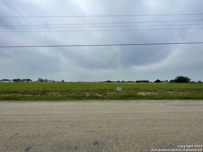 photo 1: 1405 County Road 664, Devine TX 78016