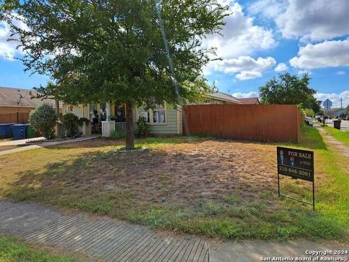 photo 2: 3030 IVY RIDGE LN, San Antonio TX 78224