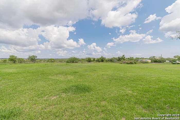 photo 2: 316 Castin Ln, New Braunfels TX 78130