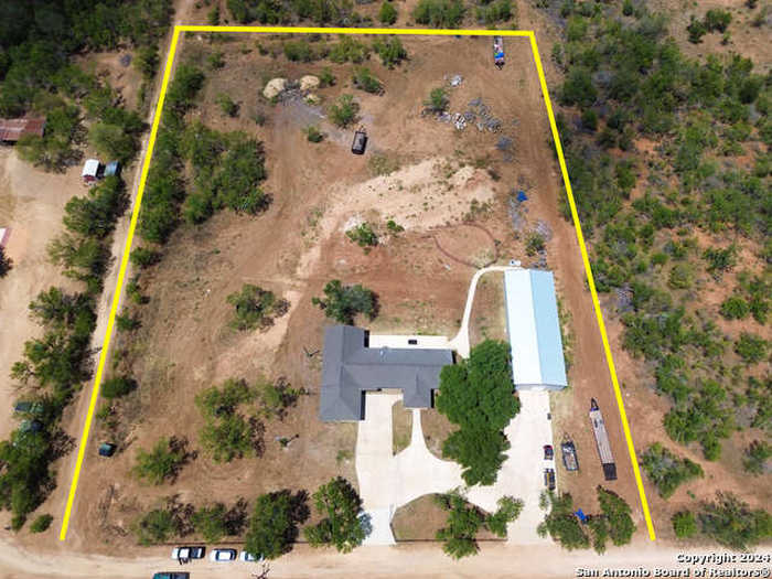 photo 2: 200 private road 6631, Devine TX 78016