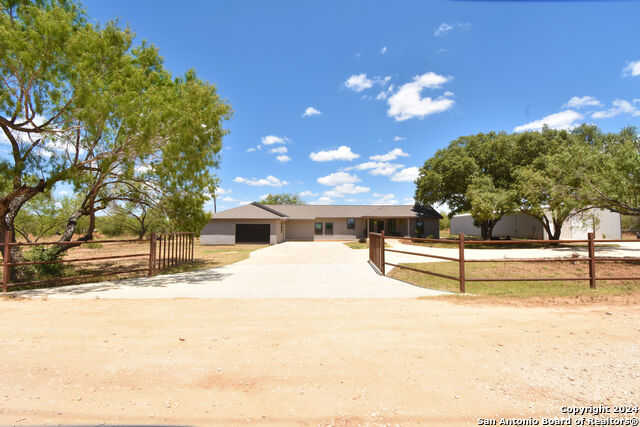 photo 3: 200 private road 6631, Devine TX 78016