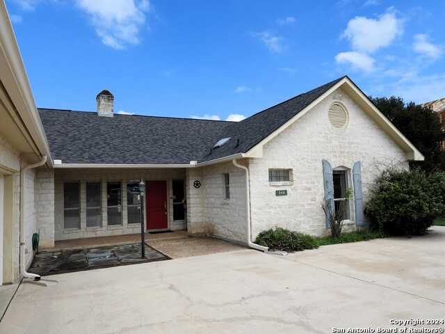 photo 3: 346 KNOLLWOOD CIR, Bandera TX 78003