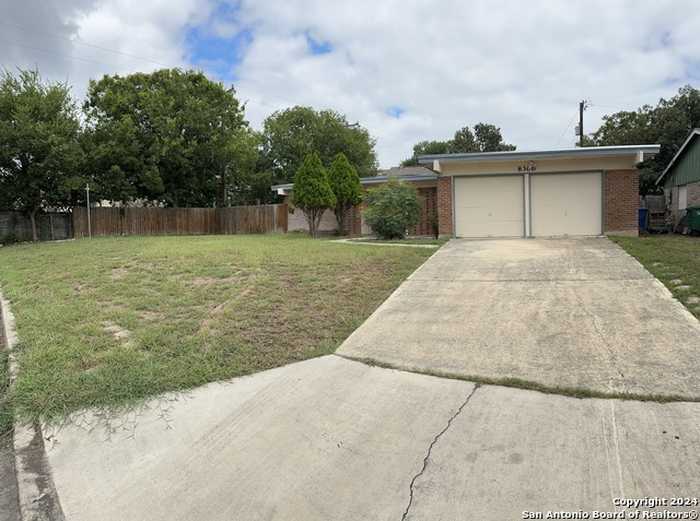 photo 2: 8306 Windover Drive, San Antonio TX 78218