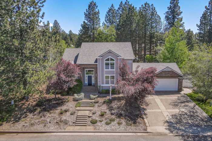 photo 2: 624 Paul's Pl, Mt Shasta CA 96067