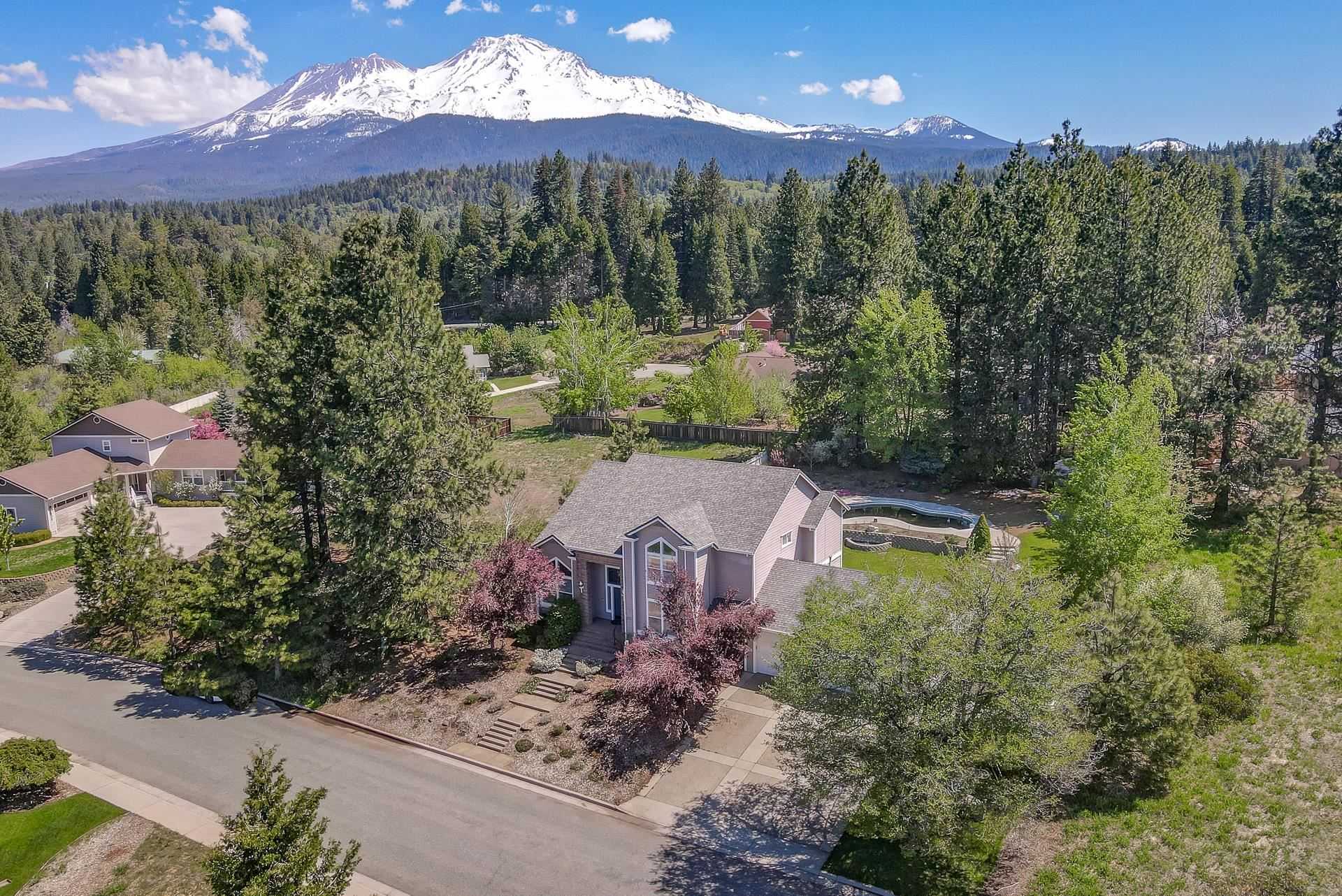 photo 3: 624 Paul's Pl, Mt Shasta CA 96067