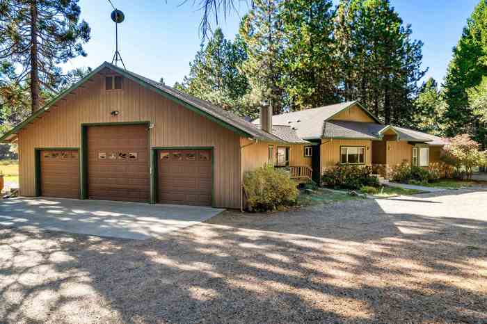 photo 1: 1138 Deetz Rd, Mt Shasta CA 96067