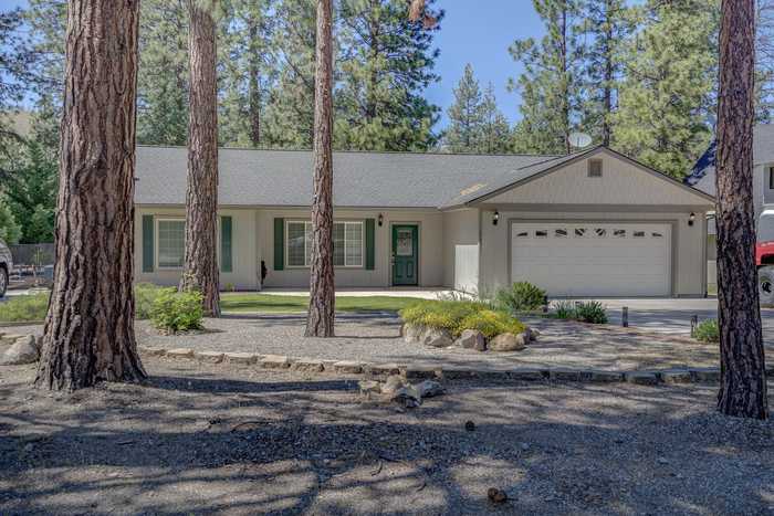 photo 2: 17323 Harney Ct., Weed CA 96094