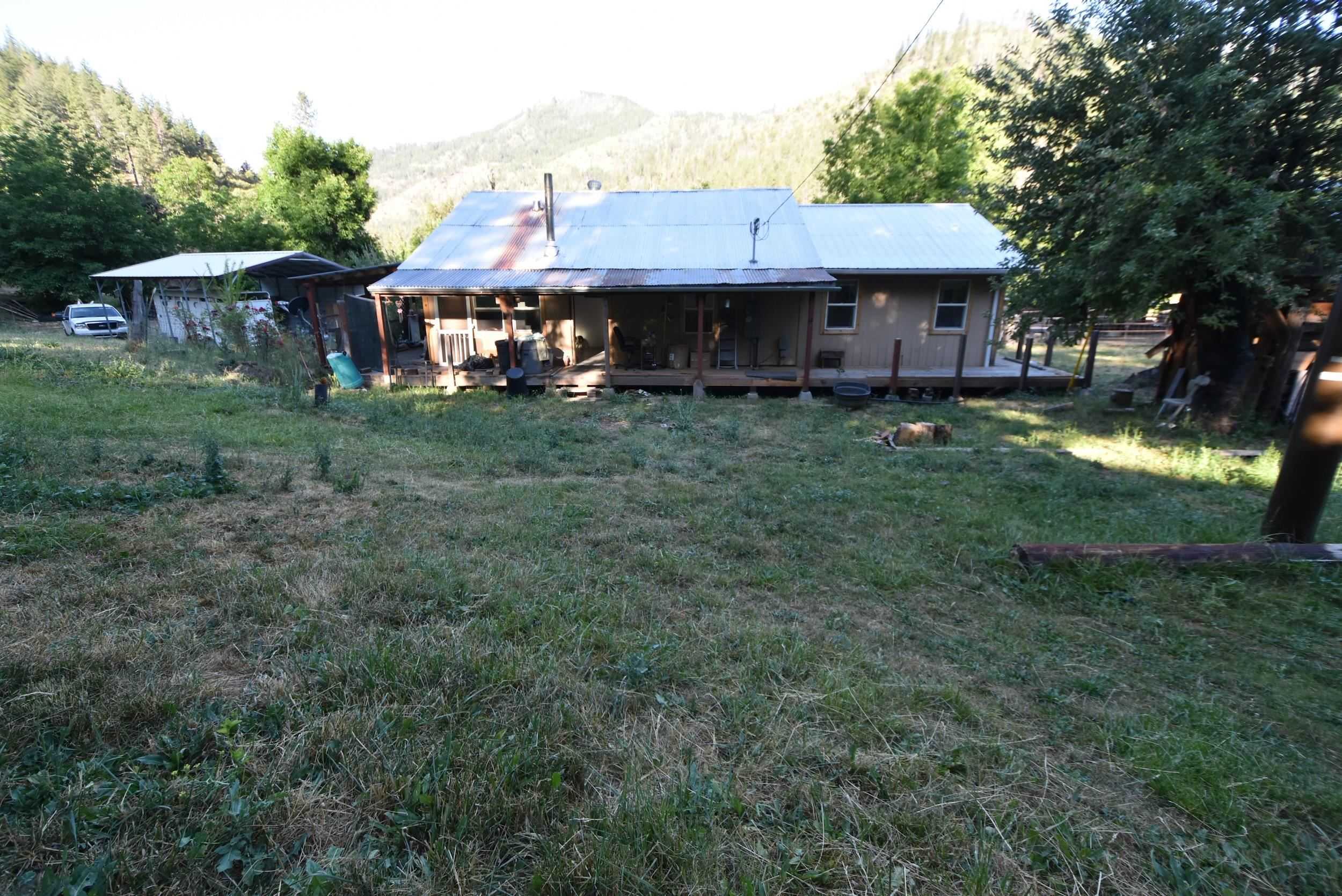 photo 2: 30834 State Highway 96, Horse Creek CA 96050