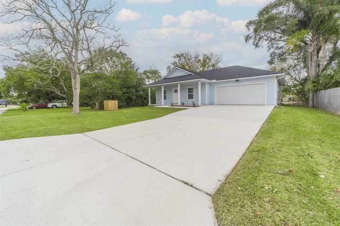 photo 2: 679 Coral Cir, St Augustine FL 32080