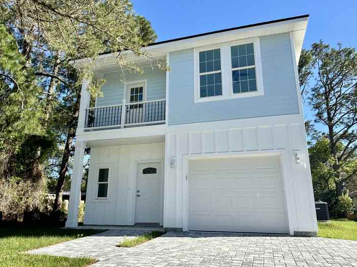 photo 1: 688 Coral Circle, St Augustine Beach FL 32080