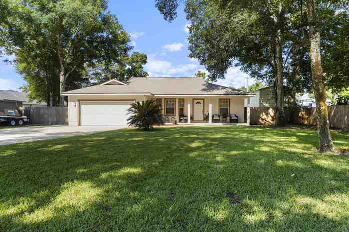 photo 1: 845 Wildwood Dr, St Augustine FL 32086