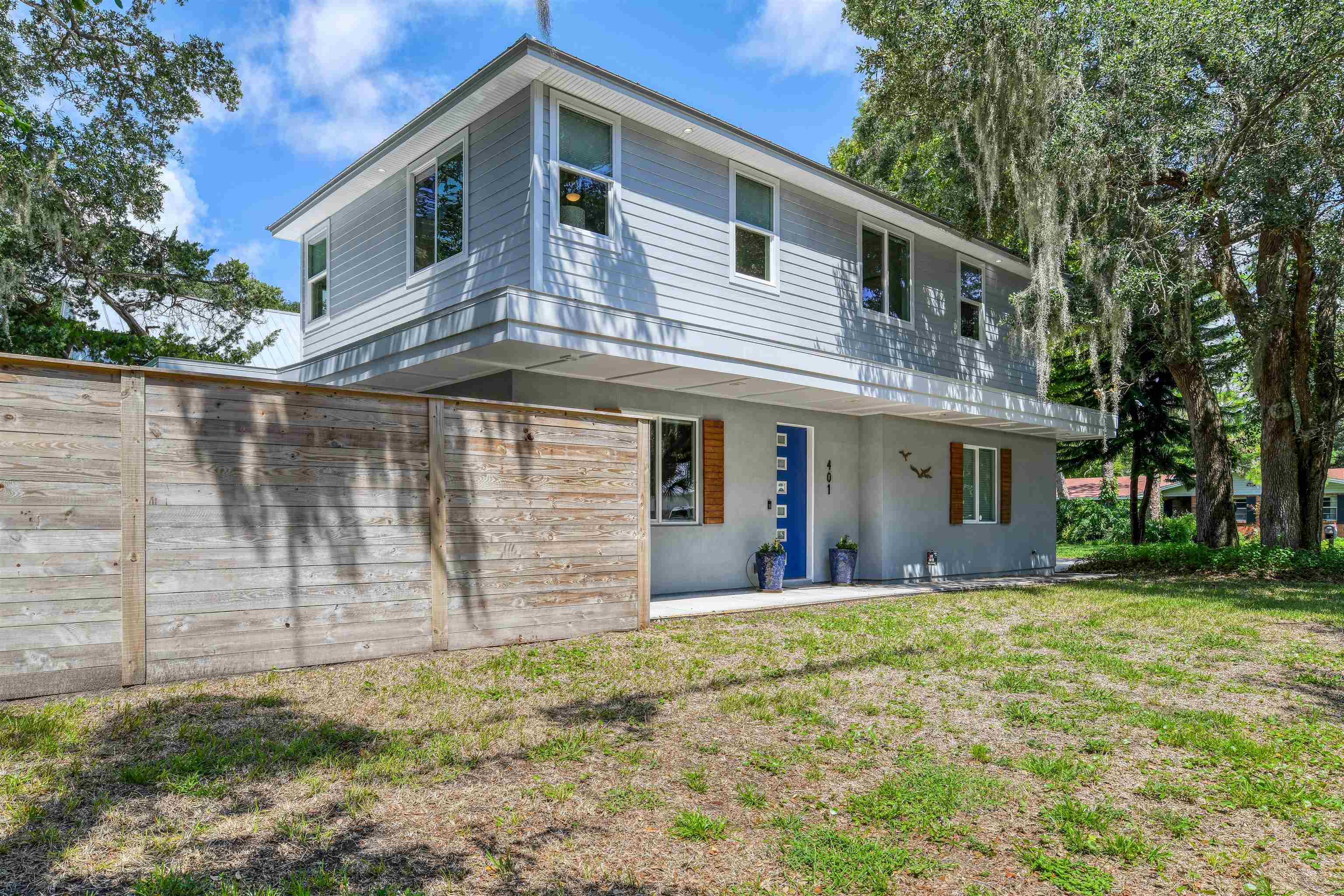 photo 1: 401 B St, St Augustine FL 32080