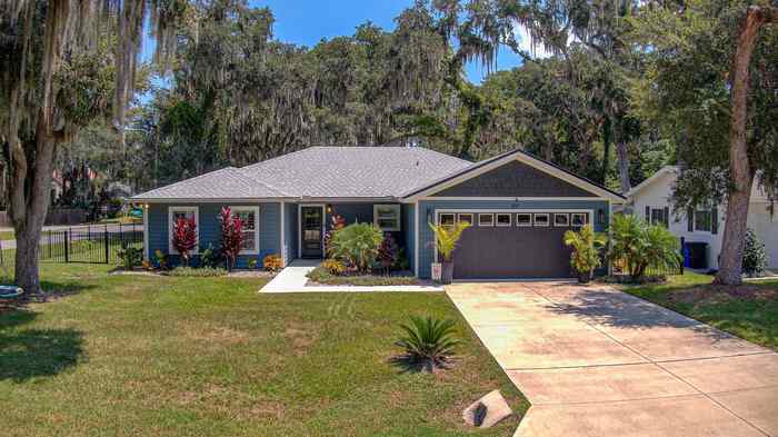 photo 1: 101 Linden Rd, St Augustine FL 32086