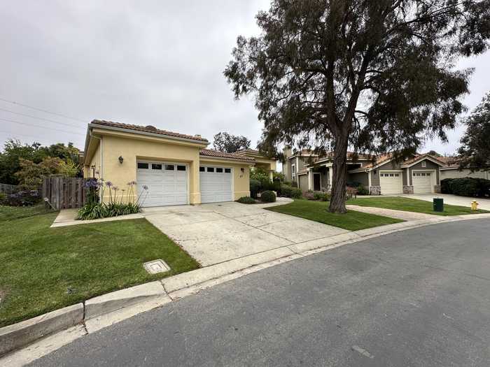 photo 1: 42 Touran Lane, GOLETA CA 93117