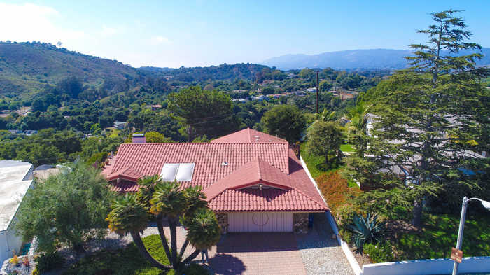 photo 1: 1370 Crestline Drive, SANTA BARBARA CA 93105