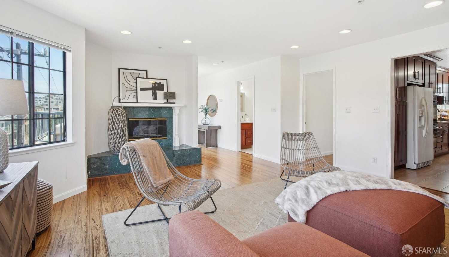 photo 3: 629 Chestnut Street Unit 401, San Francisco CA 94133