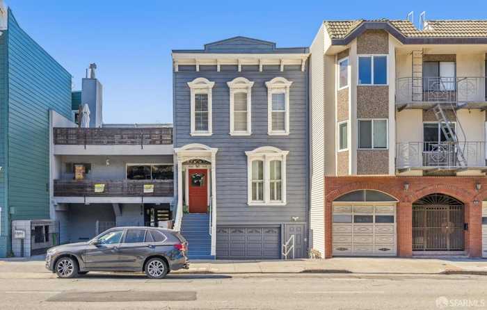 photo 1: 832 Bay Street, San Francisco CA 94109