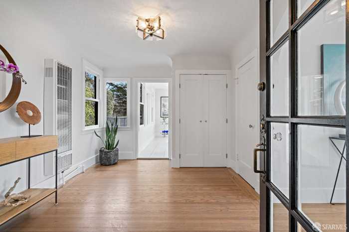 photo 2: 409 Greenwich Street, San Francisco CA 94133