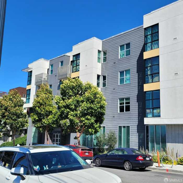 photo 2: 451 Donahue Street Unit 401, San Francisco CA 94124