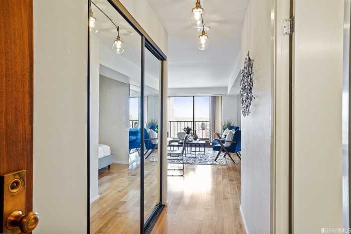 photo 2: 1177 California Street Unit 622, San Francisco CA 94108