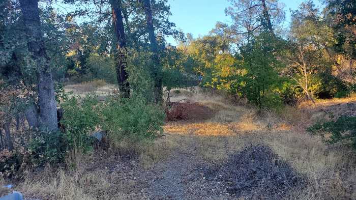 photo 2: 4849 Vallecito St, Shasta Lake CA 96019