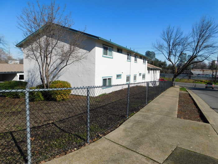 photo 2: 2487 COURT ST 1-12, Redding CA 96001