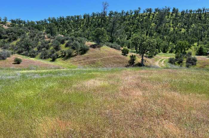 photo 1: 235 Fiddlers Rd, Igo CA 96047