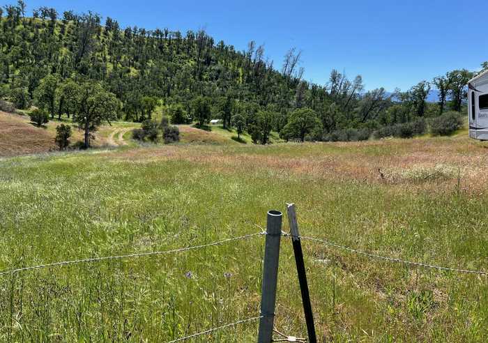 photo 2: 235 Fiddlers Rd, Igo CA 96047