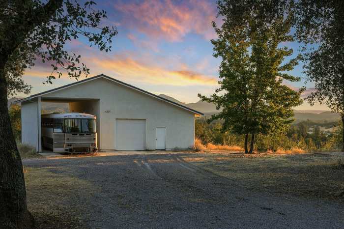 photo 2: 21734 Joy Lane, Redding CA 96003