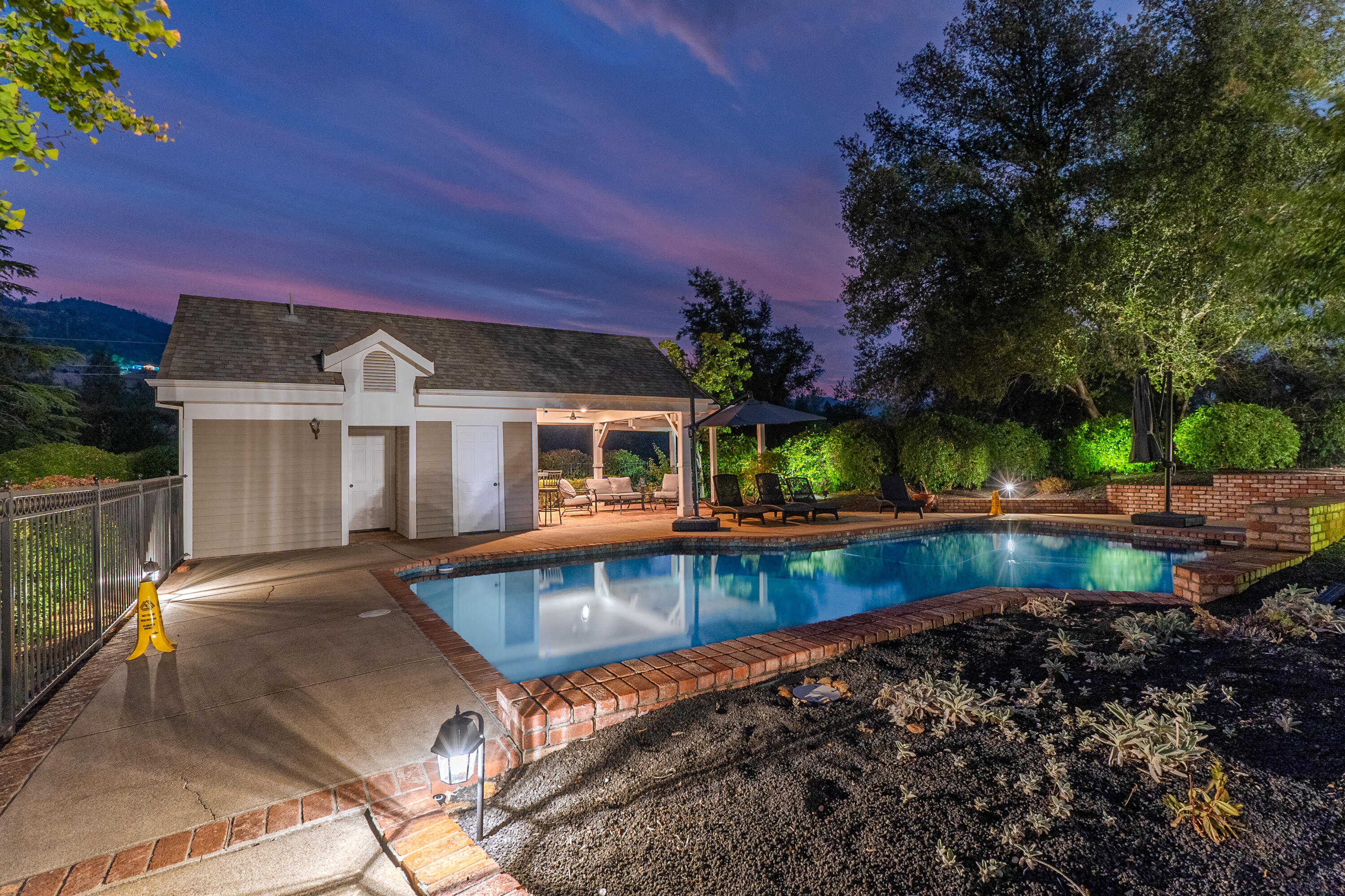 photo 1: 15576 Mountain Shadows Drive, Redding CA 96001