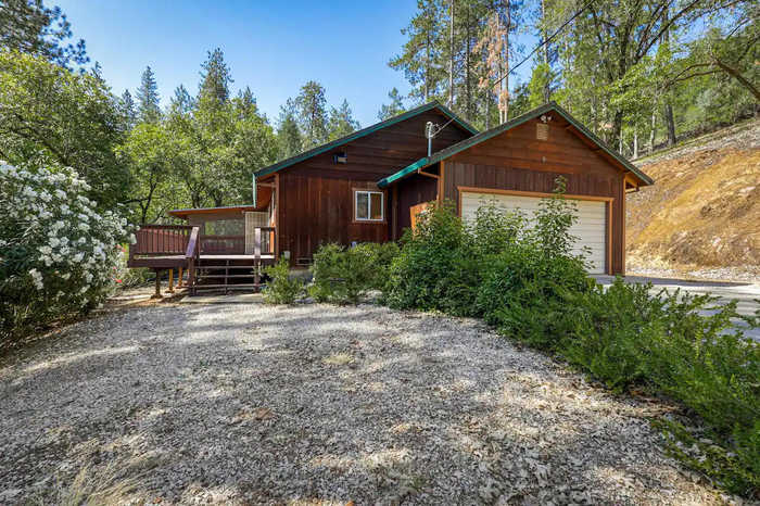 photo 1: 18260 Racoon Drive, Lakehead CA 96051