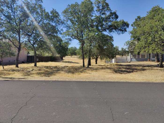 photo 1: 22393 Loomis Peak Pl, Cottonwood CA 96022