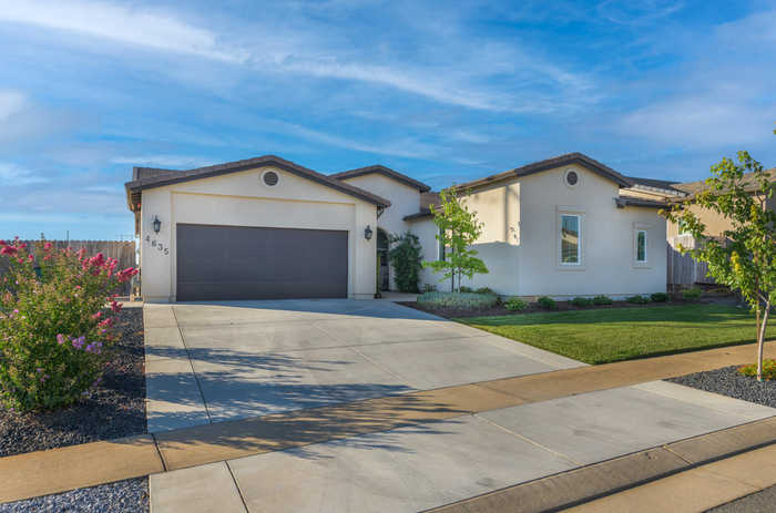 photo 1: 4635 Pleasant Hills Drive, Anderson CA 96007