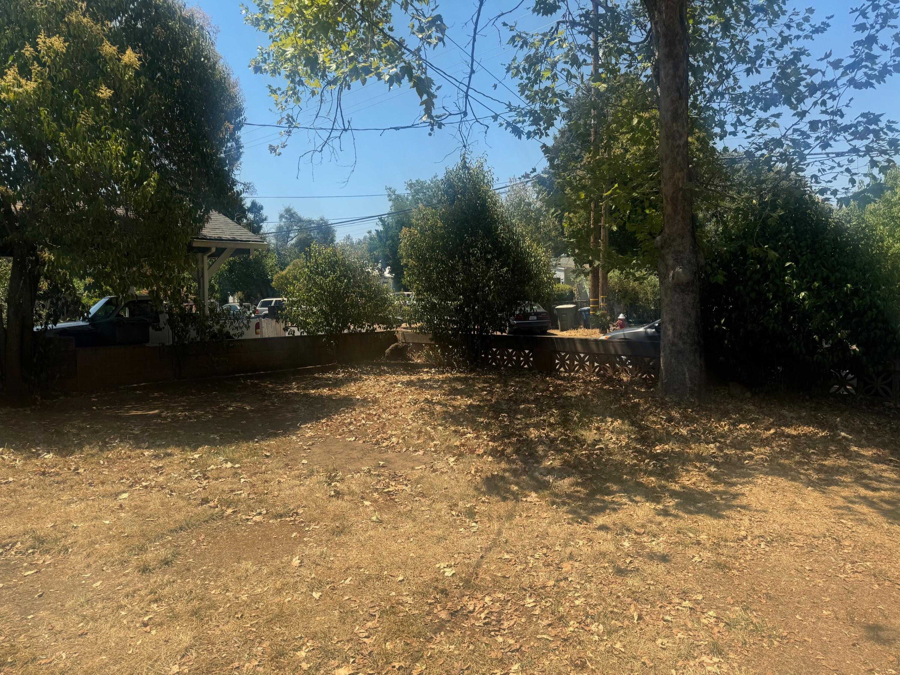 photo 2: 3203 Veda Street, Redding CA 96001