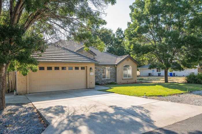 photo 2: 19175 Fjord Lane, Cottonwood CA 96022