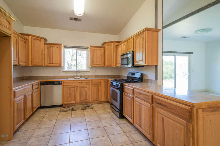 photo 2: 16080 Ranchero Drive, Red Bluff CA 96080