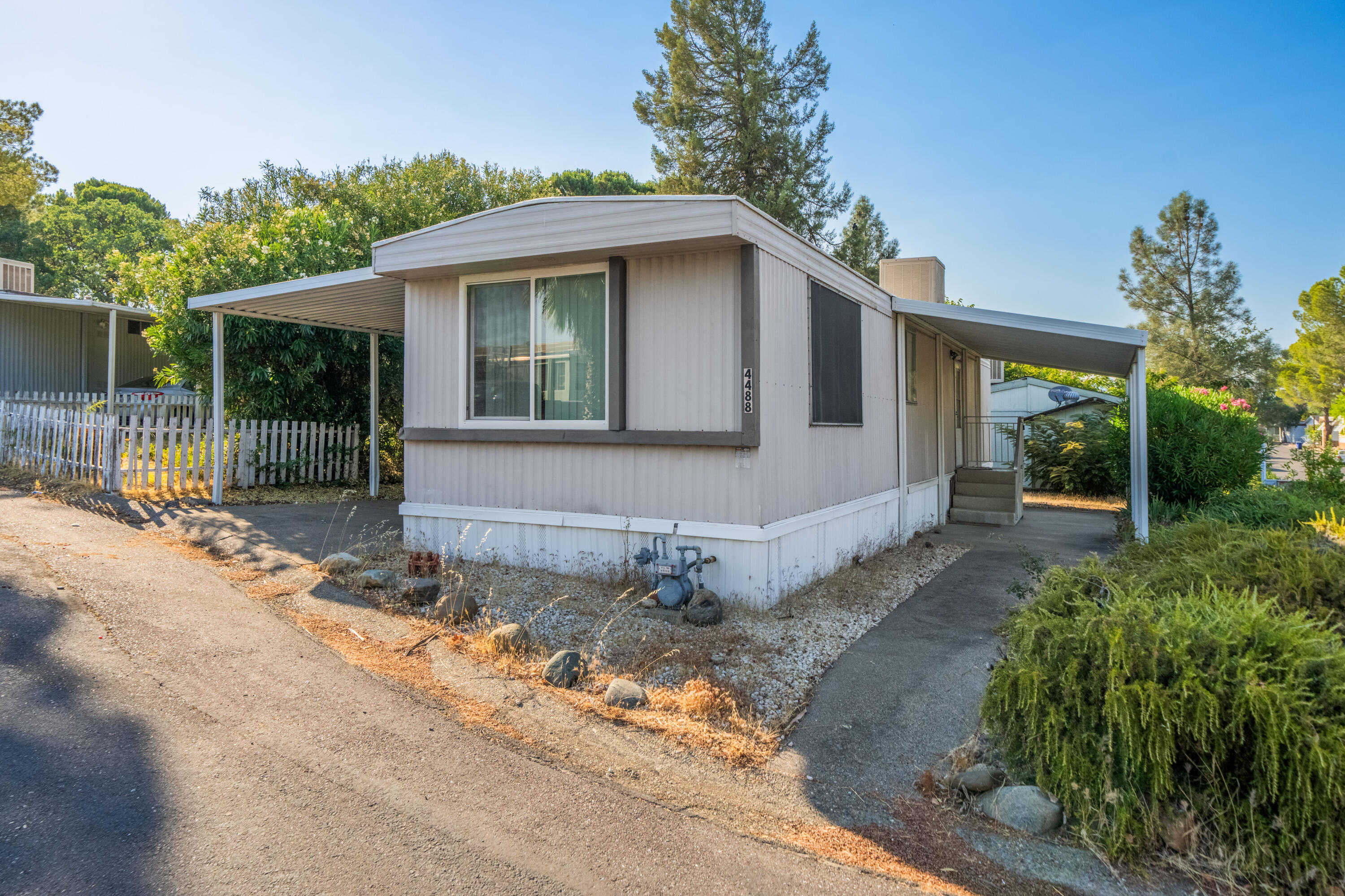 photo 1: 4488 Menasha Ln, Redding CA 96003