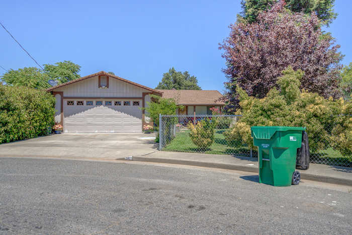 photo 1: 3401 Vernon Court, Anderson CA 96007