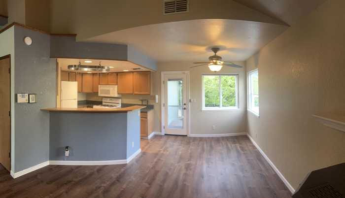 photo 1: 5427 Valleyridge Drive, Redding CA 96003